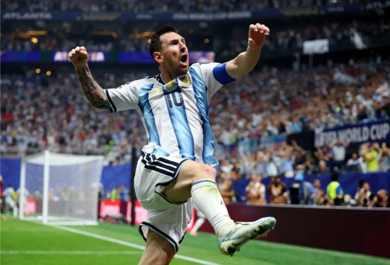 Lionel Messi thiết lập cột mốc đáng kinh ngạc
